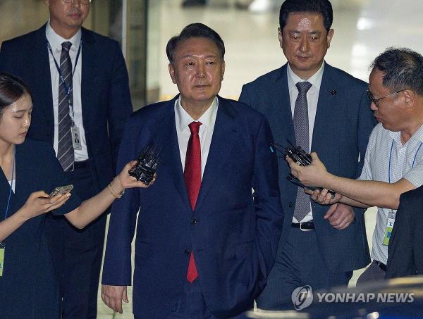 Cựu Tổng thống Hàn Quốc Yoon Suk-yeol bị bắt giam trở lại