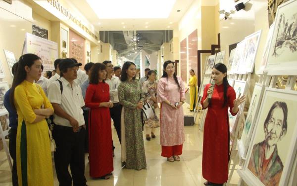 Khai mạc triển lãm ký họa Ký ức chiến trường khu V