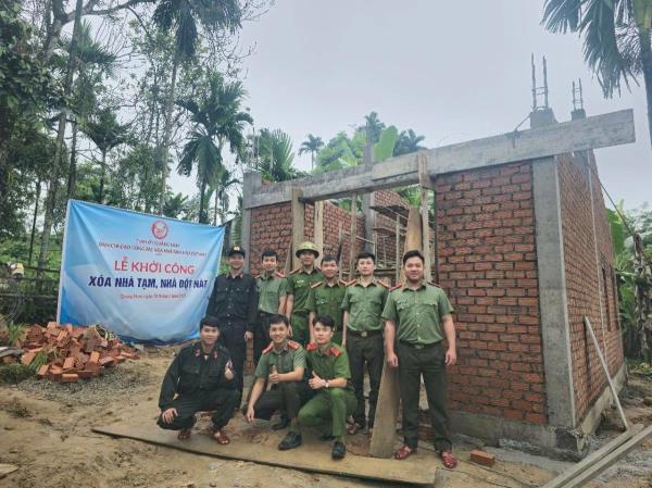 Xã vùng cao kiến nghị tận dụng nguồn cát ở các sông, suối để xóa nhà tạm cho người dân