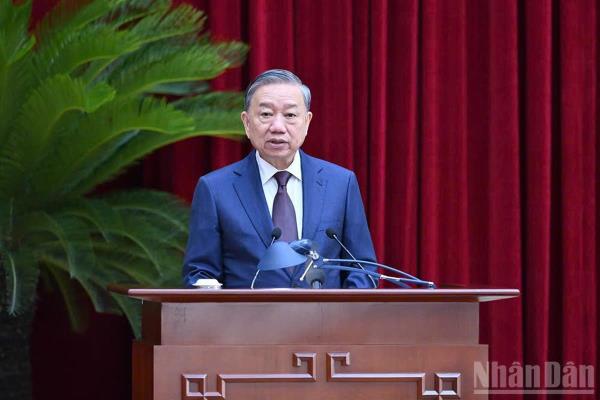 Thông báo Hội nghị lần thứ 12 Ban Chấp hành Trung ương Đảng khóa XIII