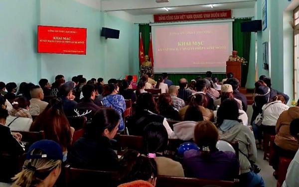 Phòng CSGT Công an tỉnh Lâm Đồng đẩy nhanh tiến độ cấp đổi, sát hạch giấy phép lái xe cho người dân trước ngày 30/7