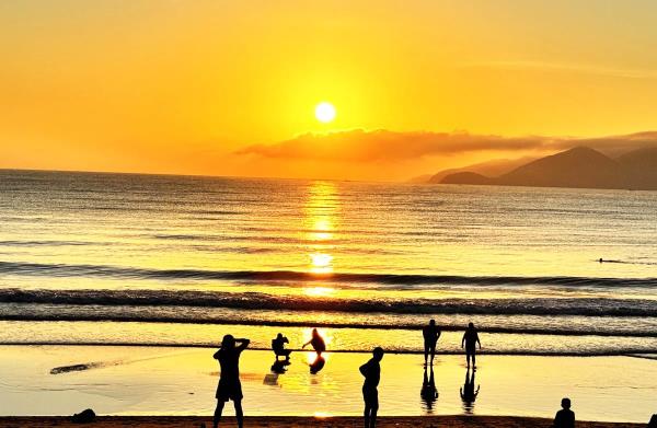 Xin để yên cho Nha Trang