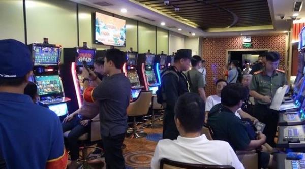 Viện KSND tối cao thông tin về 4 bị can đang bỏ trốn trong vụ án đánh bạc khủng và yêu cầu ra đầu thú