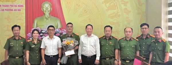 Khen thưởng đột xuất Công an phường An Hải vì thành tích điều tra nhanh vụ truy sát người đi đường