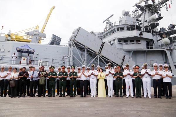 Đội tàu của Hải quân Ấn Độ thăm xã giao thành phố Đà Nẵng