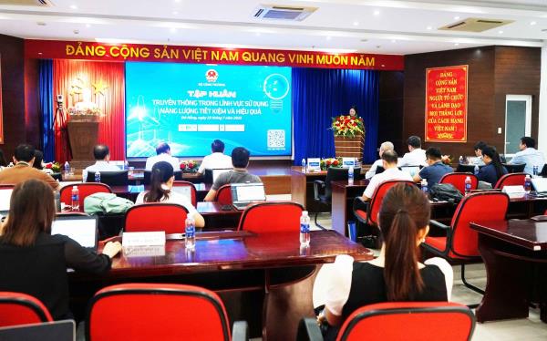 Tập huấn truyền thông trong lĩnh vực sử dụng năng lượng tiết kiệm và hiệu quả