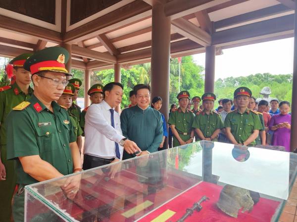 Trưng bày chuyên đề Ký ức thời hoa lửa tại Khu di tích lịch sử Chín Hầm