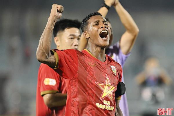 Thêm cầu thủ Việt kiều xin nhập tịch