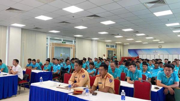 Cảnh sát giao thông Công an TP Đà Nẵng triển khai mô hình 3 không, 4 phải tài xế taxi