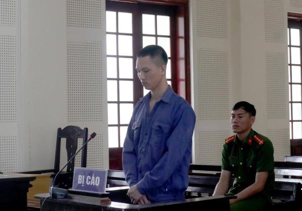 Vết trượt dài của thanh niên vùi trong ma túy và mê súng đạn