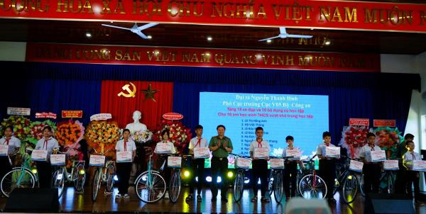 Phát huy sức mạnh nhân dân trong trong sự nghiệp bảo vệ an ninh tổ quốc