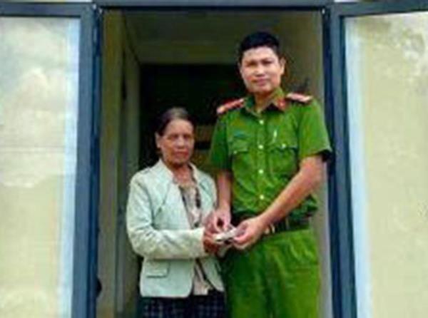 Trả ví cho công dân