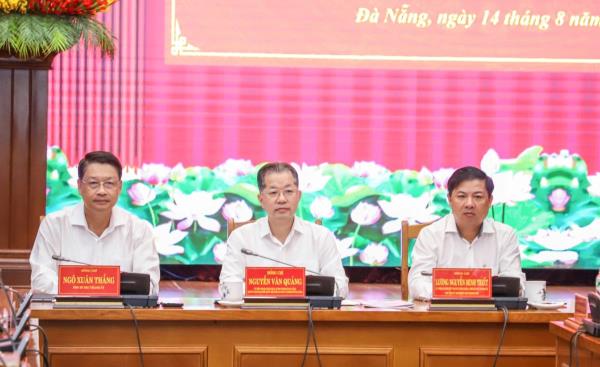 Ưu tiên đầu tư phát triển hạ tầng, nâng cao đời sống của người dân khu vực miền núi