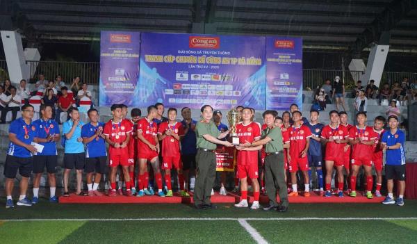 Khép lại mùa giải XV - 2025 Cúp Chuyên đề Công an Đà Nẵng: Vinh quang gọi tên Hiếu Hoa Đà Nẵng FC