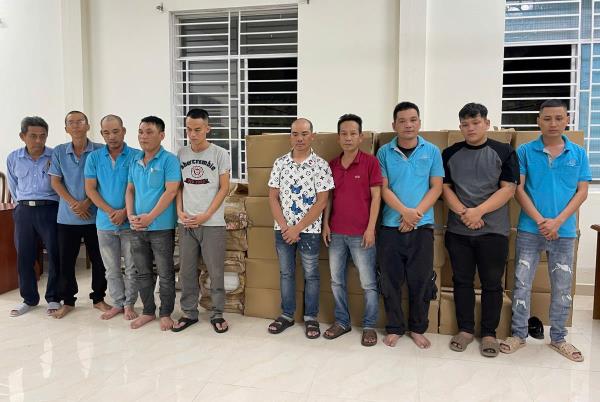 Bắt nhóm nhân viên ăn 21 tấn sáp của công ty