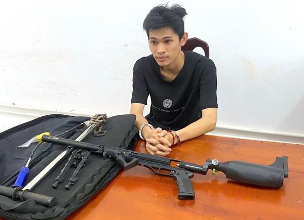 Tàng trữ trái phép vũ khí quân dụng