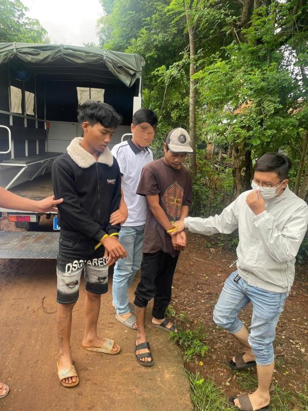 Truy nhanh 2 kẻ cướp