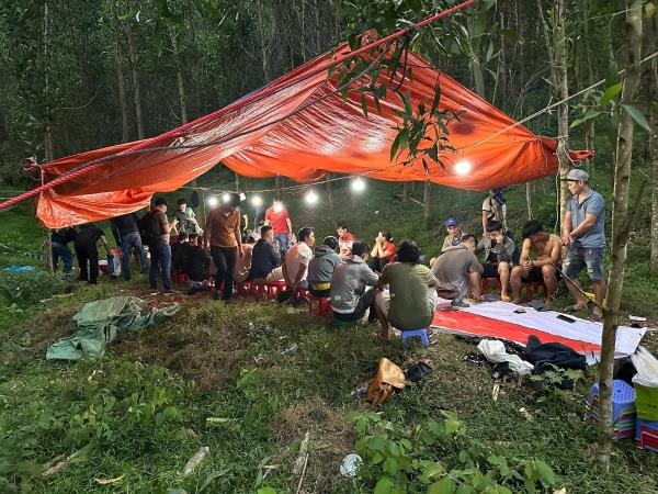 Cảnh sát hình sự Đà Nẵng triệt xóa sới bạc khủng giữa đồi núi