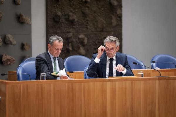 Bộ trưởng Ngoại giao Hà Lan tuyên bố từ chức