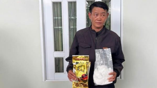 Bắt đối tượng đi bán 1kg ma túy