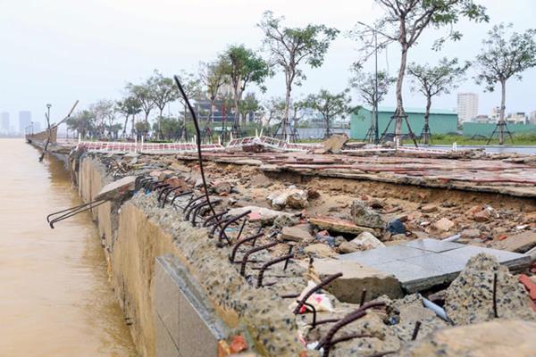 Hơn 12 tỷ đồng bảo vệ vỉa hè bờ sông Hàn trước tác động của mưa bão