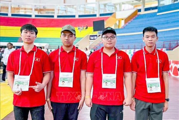 Học sinh Việt Nam xuất sắc đoạt 4 huy chương tại  kỳ thi Olympic Tin học Quốc tế (IOI) 2025