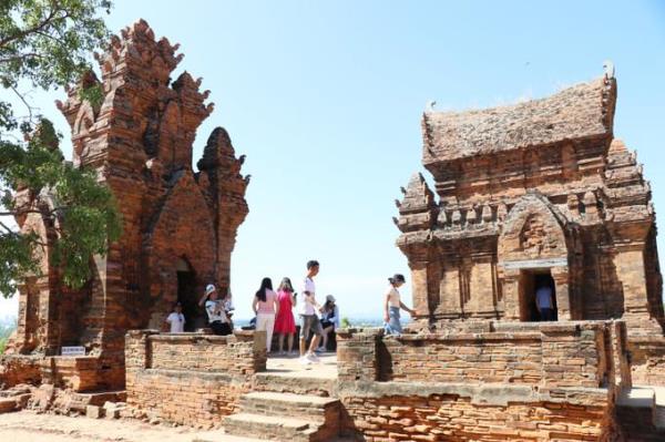 Khai thác giá trị văn hóa truyền thống, góp phần phát triển du lịch