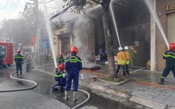 Thực tập chữa cháy nhà ở kết hợp văn phòng cho thuê cao tầng