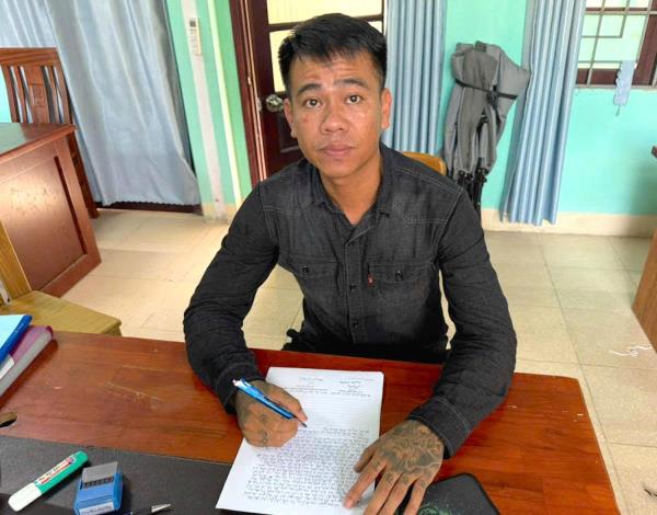 Dùng vỏ chai bia đánh người gây thương tích rồi bỏ trốn