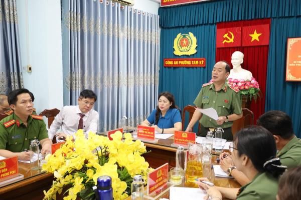 Làm việc với Công an phường Tam Kỳ, Thiếu tướng Nguyễn Hữu Hợp: Giữ vững an ninh trật tự từ cơ sở, không để hình thành điểm nóng phức tạp