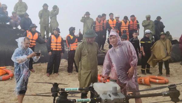 Ứng phó bão số 10: Túc trực bên dân