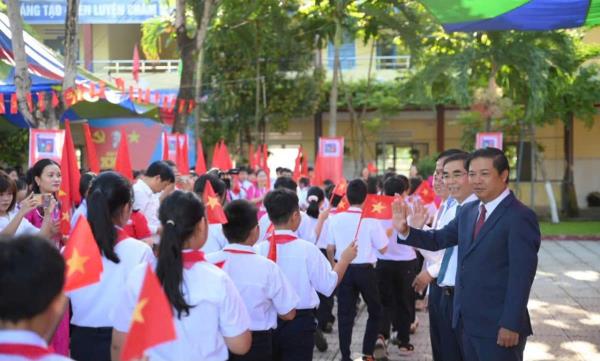 Lãnh đạo thành phố Đà Nẵng dự lễ khai giảng năm học mới tại nhiều điểm trường