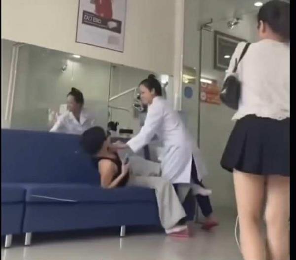 Bộ Y tế đề nghị làm rõ thông tin nhân viên y tế hành hung người bệnh