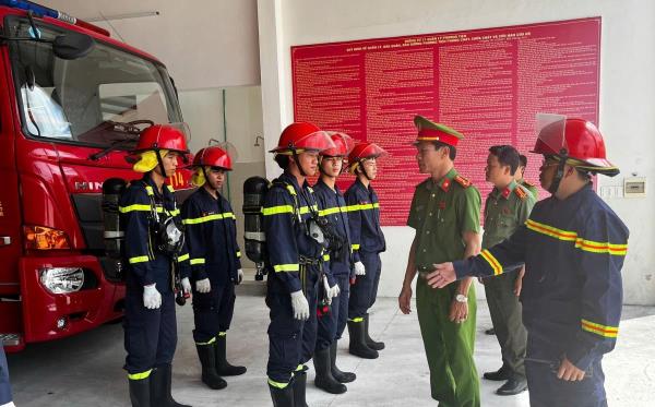 Lãnh đạo Công an TP Đà Nẵng kiểm tra công tác trực sẵn sàng chữa cháy, cứu nạn cứu hộ