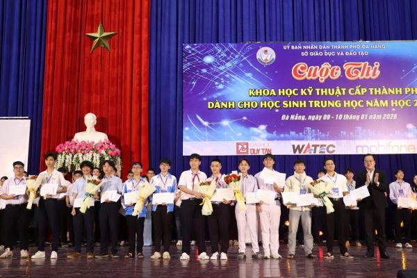 Đà Nẵng trao 218 giải Cuộc thi Khoa học kỹ thuật học sinh trung học năm học 2025–2026