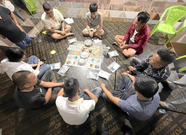 Triệt phá tụ điểm đánh bạc dưới hình thức lắc bầu cua tại xã Thăng Điền