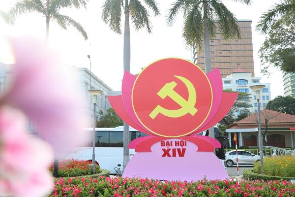 Đà Nẵng rực rỡ cờ hoa hướng tới Đại hội XIV của Đảng