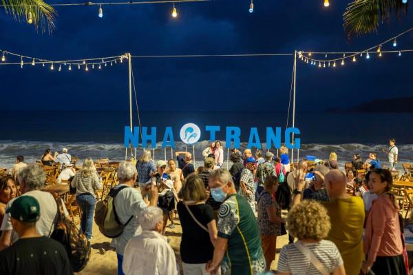 Từ Sailing Club Nha Trang nghĩ về kinh tế đêm