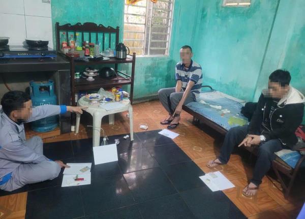 Lên tiên tại phòng trọ