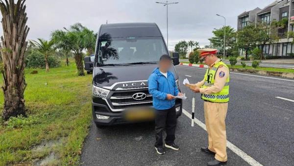 Hơn một tháng, trên 3.100 trường hợp vi phạm tốc độ bị xử lý