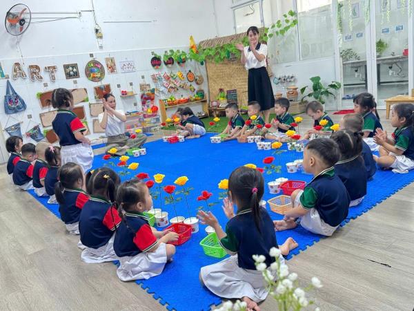 Từ năm 2026, giáo viên mầm non được nghỉ hưu sớm 5 năm, nhóm trình độ cao nghỉ hưu muộn 10 năm