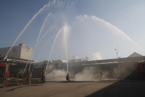 Thực tập phương án phối hợp chữa cháy và cứu nạn cứu hộ tại kho bãi doanh nghiệp vận chuyển hàng siêu thị