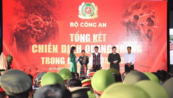 Gom một bình an đầu Xuân trên thành phố biển