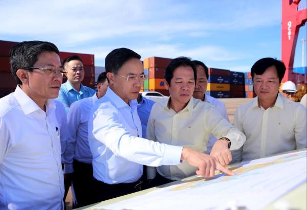 Từ luồng giómát chính sách đến những quả đấmthép kinh tế tư nhân