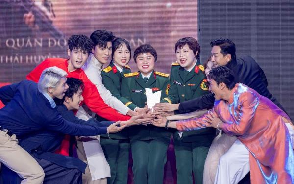 Mưa đỏ tiếp tục được xướng tên tại Lễ trao giải WeChoice 2025