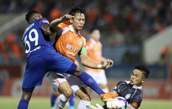 V-League sau vòng 14 2025/26: Đầu thưa đuôi chật