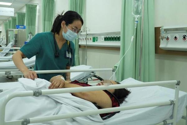 Số người nghi ngộ độc sau ăn bánh mì ở TP.HCM tăng lên 22