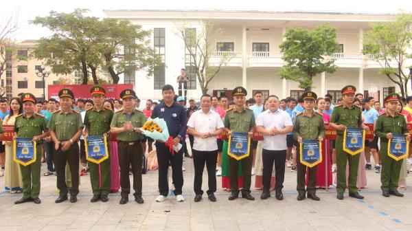 Công an thành phố Đà Nẵng tổ chức Giải bóng chuyền nam Mừng Đảng - mừng Xuân