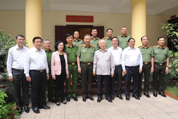 Tổng Bí thư Nguyễn Phú Trọng dự, chỉ đạo Hội nghị Đảng uỷ Công an Trung ương 6 tháng đầu năm 2023
