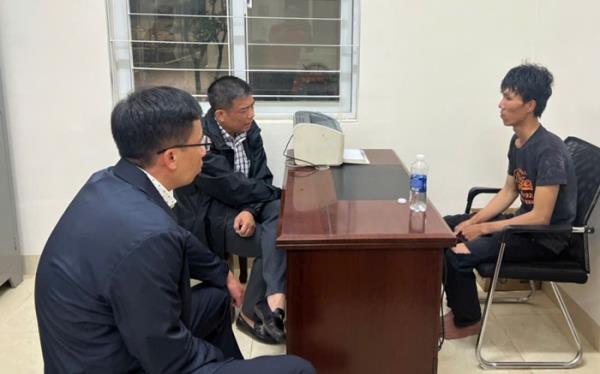 45 phút căng thẳng giải cứu con tin bị khống chế bằng dao